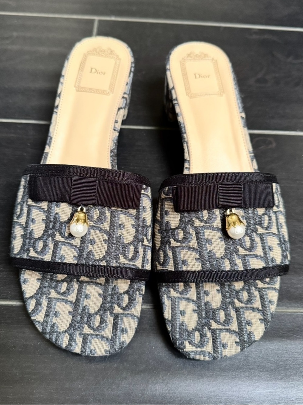 Women's Navy Canvas Oblique Logo with Bow Sandals size 8.5-9 - Picture 5 of 9